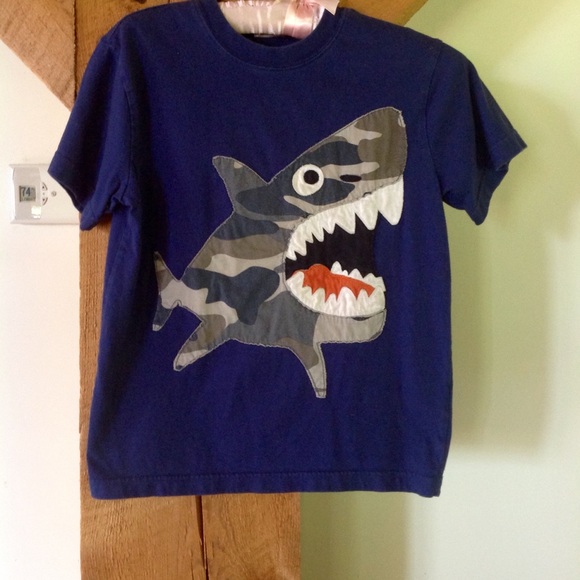 Mini Boden Other - Mini Boden shark appliqué shirt size 9-10
